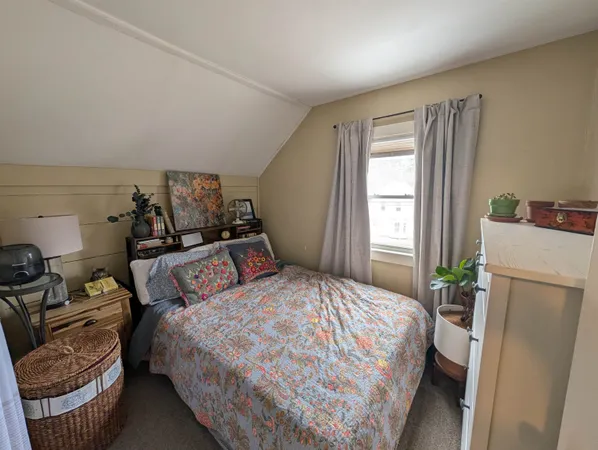 $1,795 | 73 Highland Street, Plymouth, NH 03264