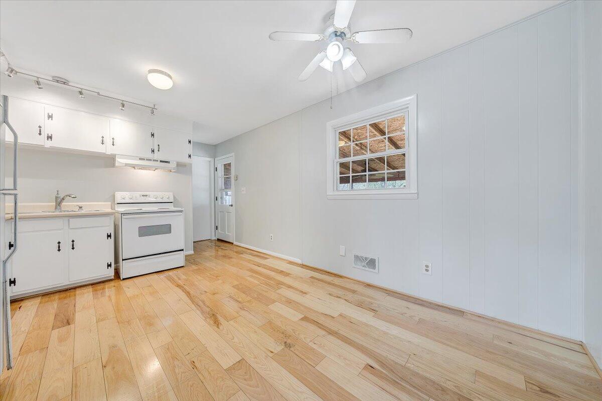 121 Return Road Roanoke, VA 24019 - Photo 7 of 31 07-MIB03551