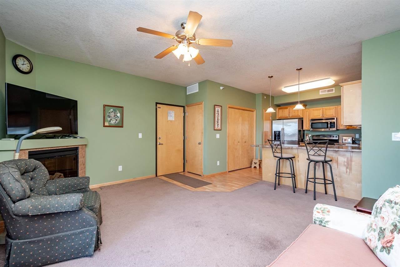 1092 Walnut Avenue, Unit 106 Riverside, IA 52327 - Photo 5 of 33 Gallery Image 5