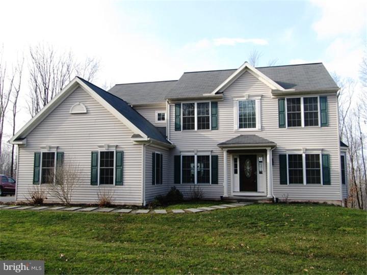 40 Hillview Road Morgantown, PA 19543 - Photo 1 of 25 Exterior Front