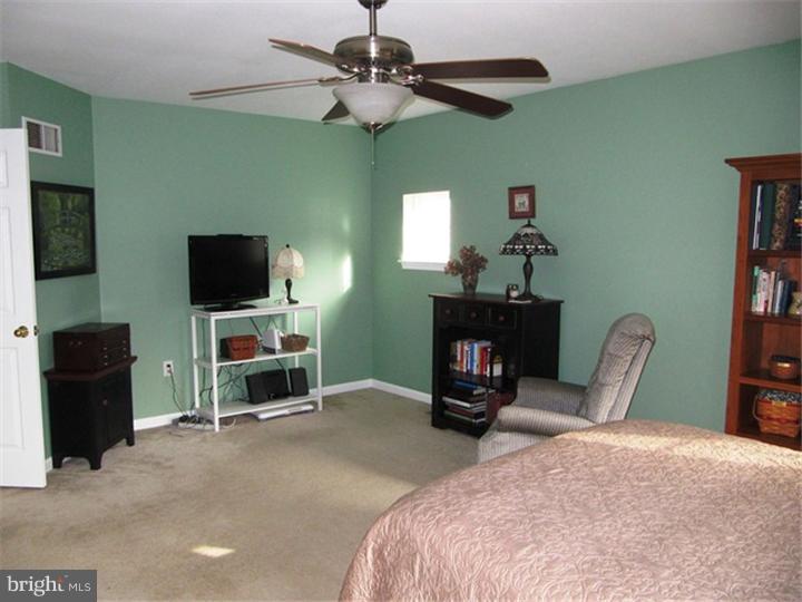 40 Hillview Road Morgantown, PA 19543 - Photo 15 of 25 Master Bedroom