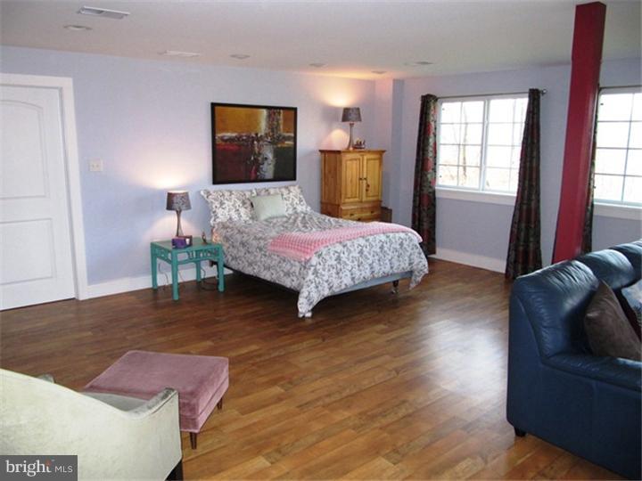 40 Hillview Road Morgantown, PA 19543 - Photo 18 of 25 In-law Suite