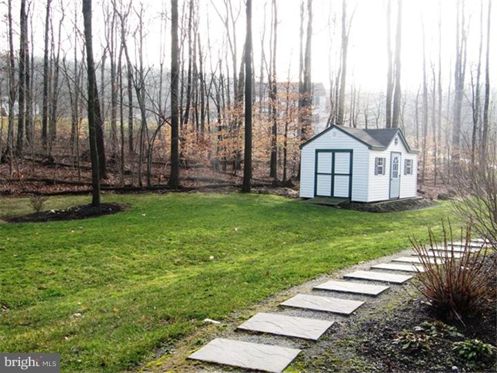 40 Hillview Road Morgantown, PA 19543 - Photo 23 of 25 Storage Shed