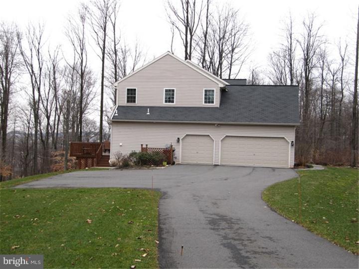 40 Hillview Road Morgantown, PA 19543 - Photo 24 of 25 Exterior Side