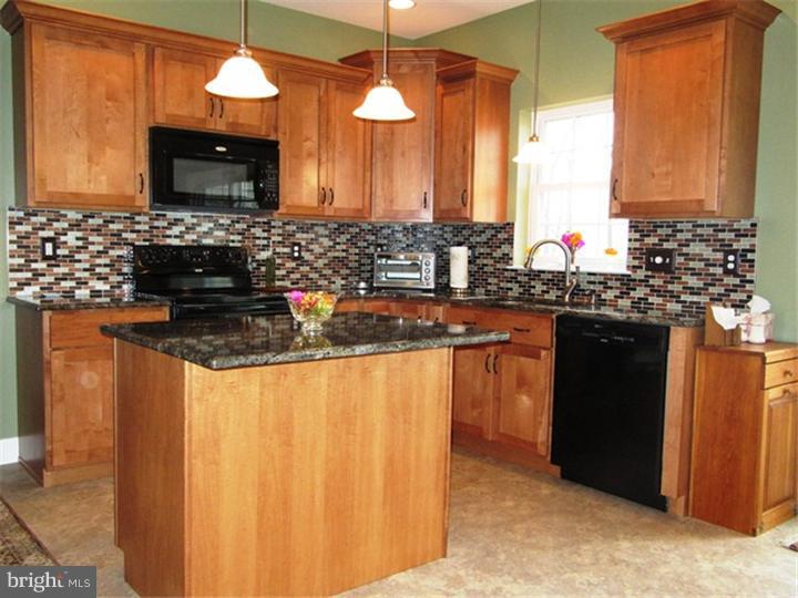 40 Hillview Road Morgantown, PA 19543 - Photo 4 of 25 Kitchen