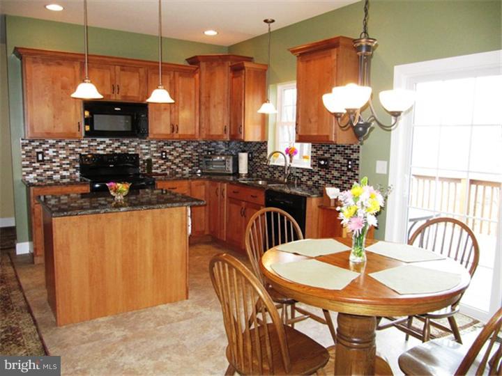 40 Hillview Road Morgantown, PA 19543 - Photo 5 of 25 Kitchen