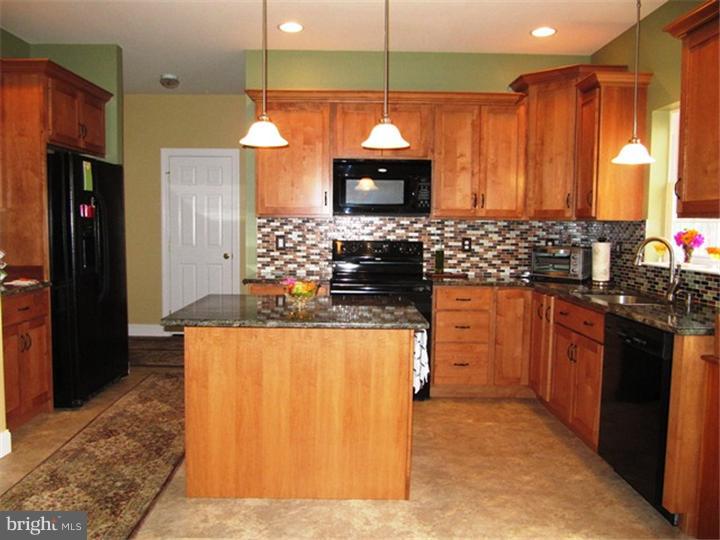 40 Hillview Road Morgantown, PA 19543 - Photo 6 of 25 Kitchen