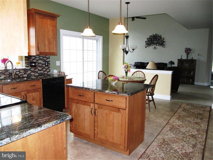 40 Hillview Road Morgantown, PA 19543 - Photo 7 of 25 Kitchen