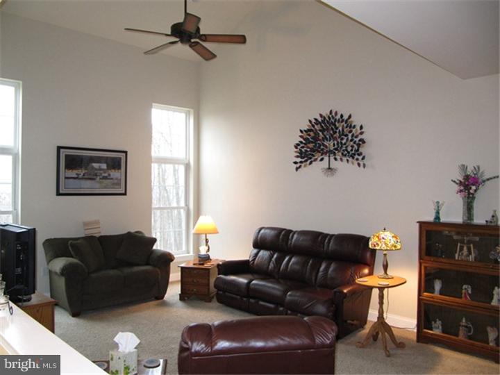 40 Hillview Road Morgantown, PA 19543 - Photo 8 of 25 Family Room
