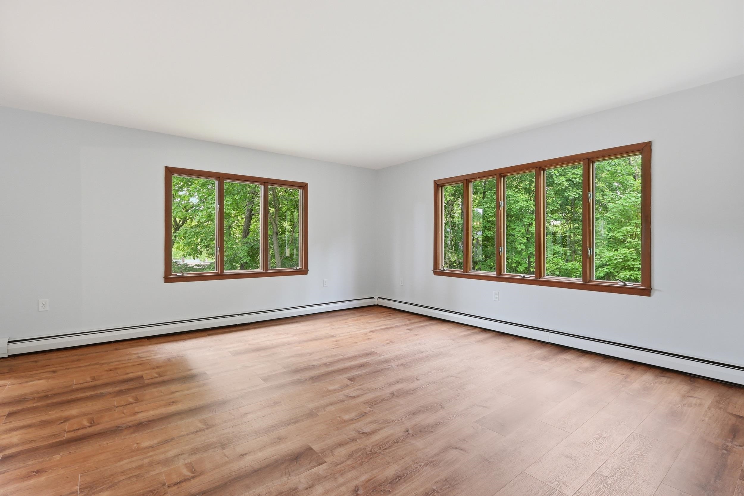 85 Whitney Avenue Manchester, NH 03104 - Photo 13 of 58