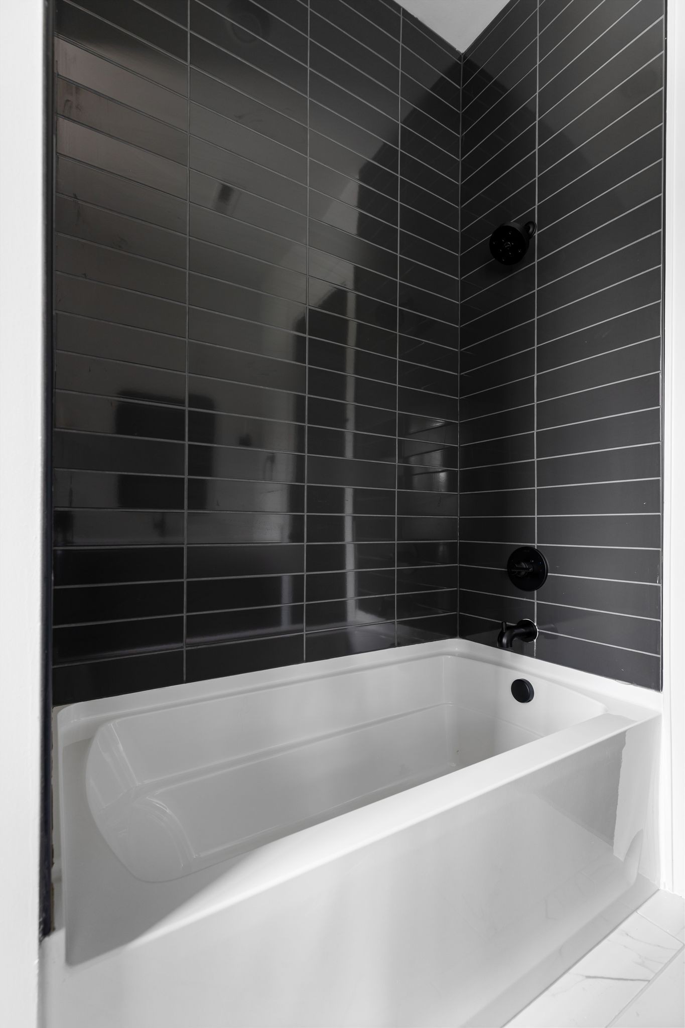 2823 Sugar Tree Road Nashville, TN 37215 - Photo 27 of 59 a bathroom with a bathtub