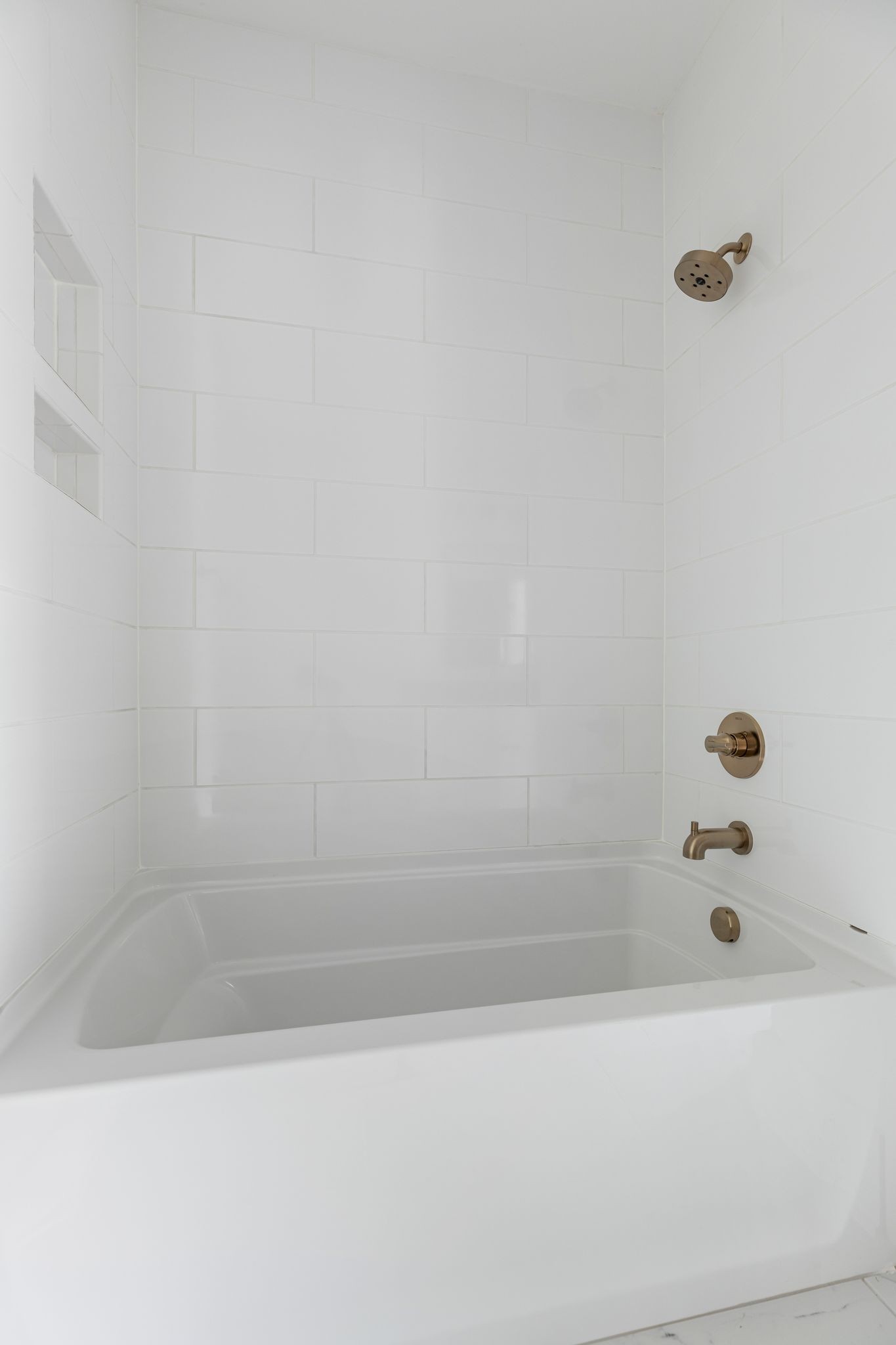 2823 Sugar Tree Road Nashville, TN 37215 - Photo 37 of 59 a bathroom with a bathtub