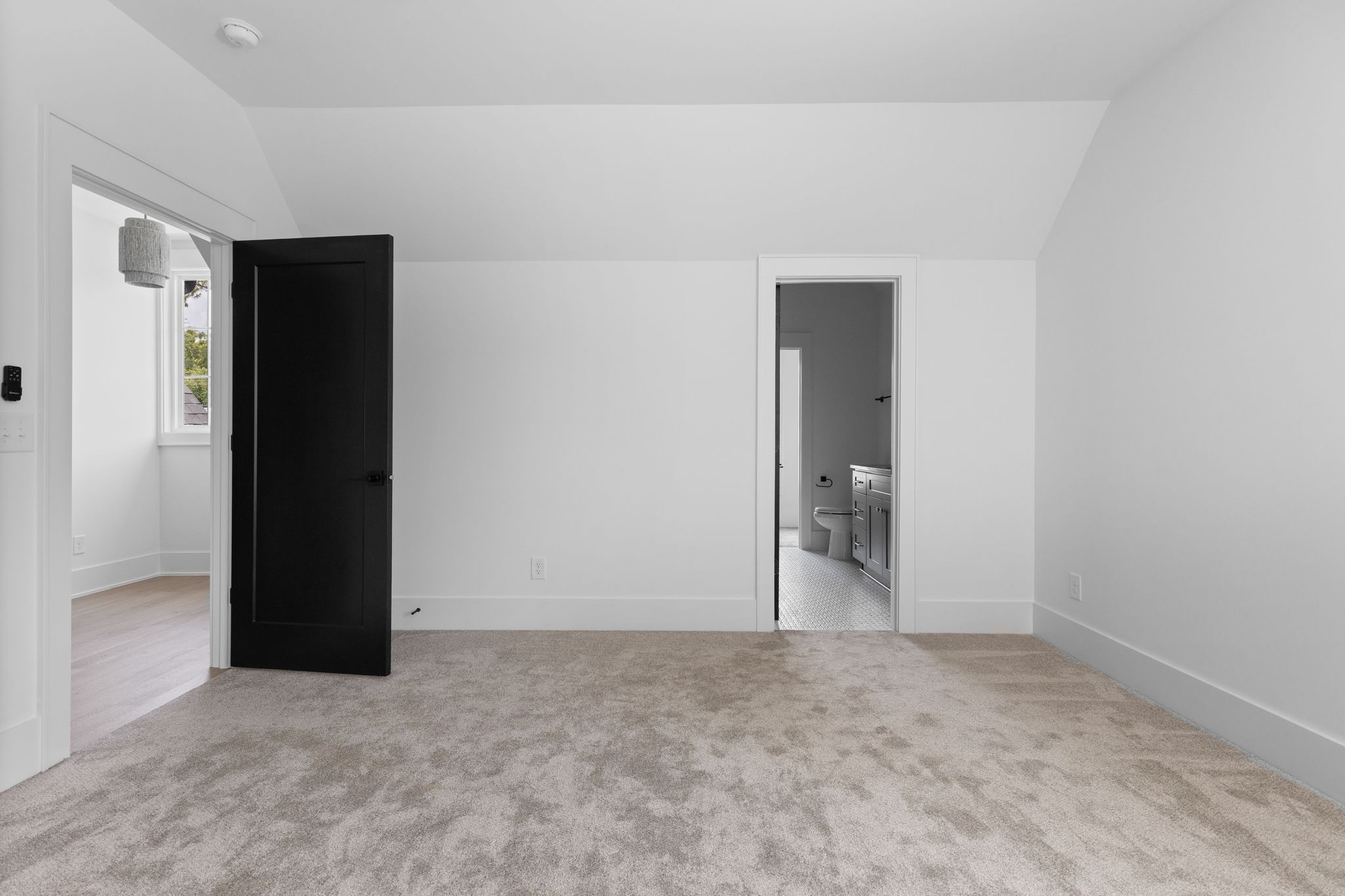 2823 Sugar Tree Road Nashville, TN 37215 - Photo 39 of 59 an empty room with closet and windows