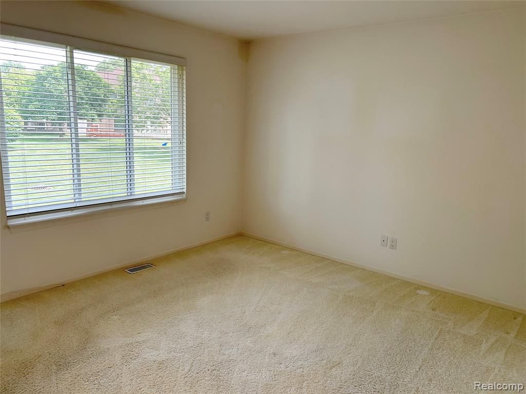 591 Tennyson Rochester Hills, MI 48307 - Photo 12 of 20