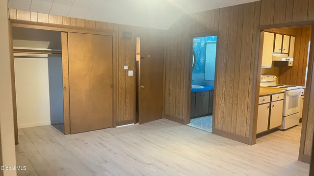 $1,250 | 1058 Washington Avenue, Unit 2, Albany, NY 12203