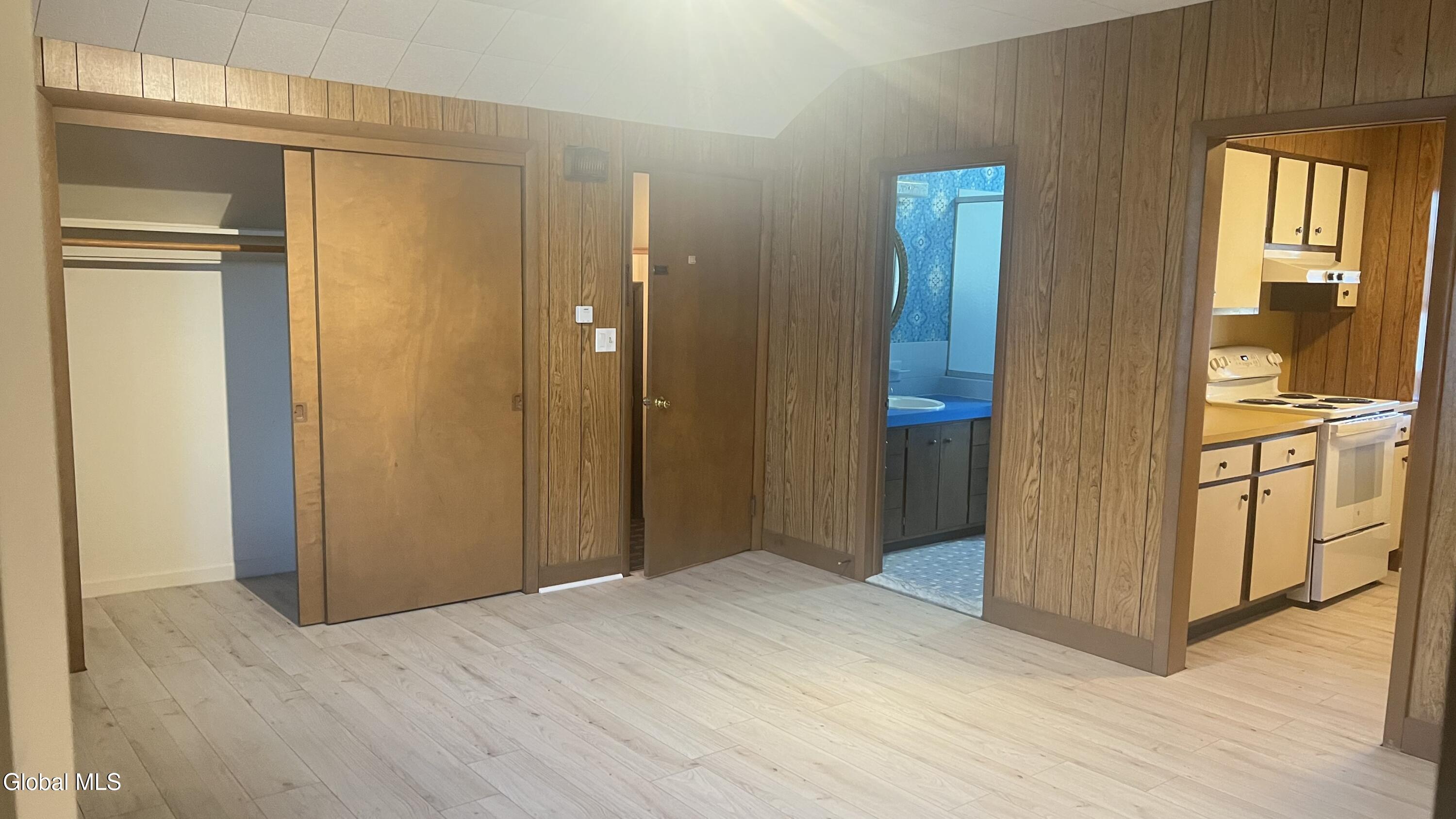 1058 Washington Avenue, Unit 2 Albany, NY 12203 - Photo 7 of 14 FullSizeRender