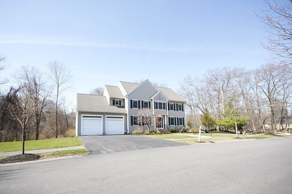 30 Lakeview Avenue Danvers, MA 01923 - Photo 2 of 22