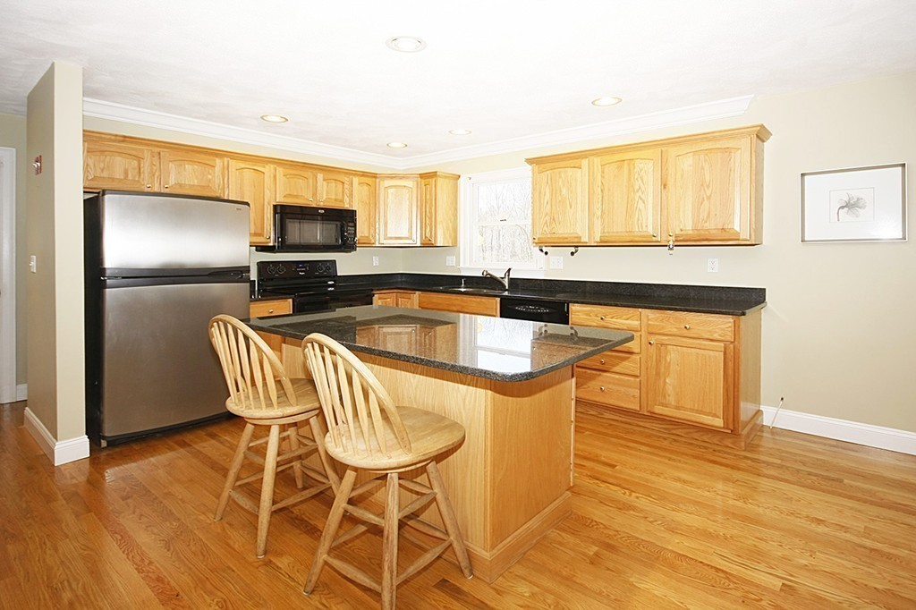 30 Lakeview Avenue Danvers, MA 01923 - Photo 7 of 22