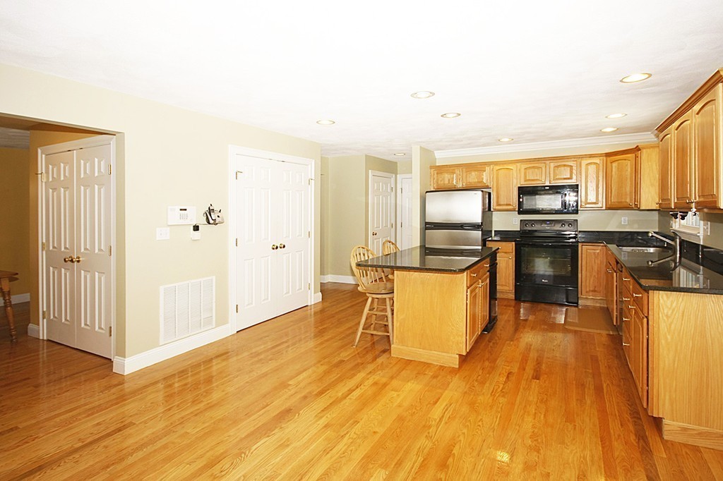 30 Lakeview Avenue Danvers, MA 01923 - Photo 8 of 22
