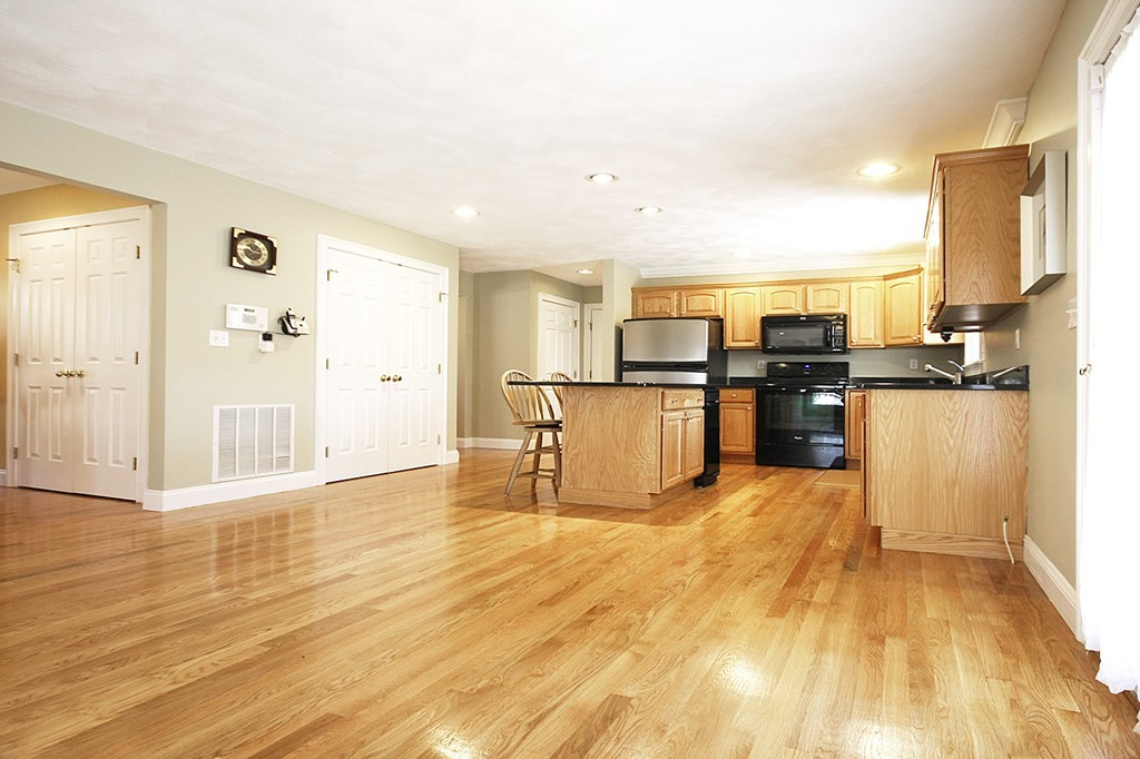30 Lakeview Avenue Danvers, MA 01923 - Photo 9 of 22