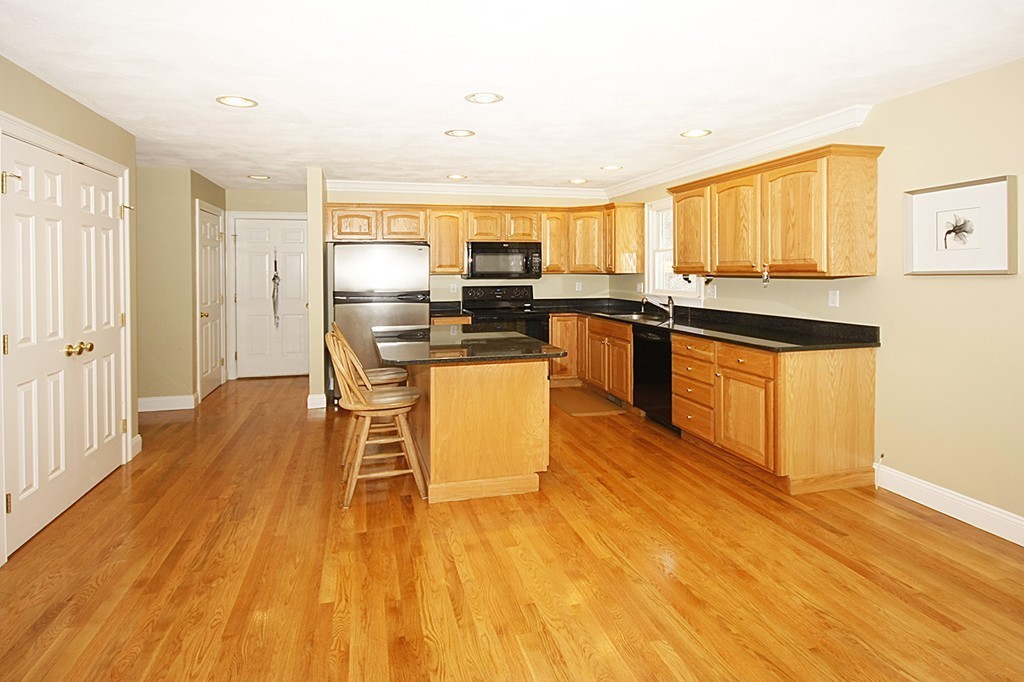 30 Lakeview Avenue Danvers, MA 01923 - Photo 10 of 22