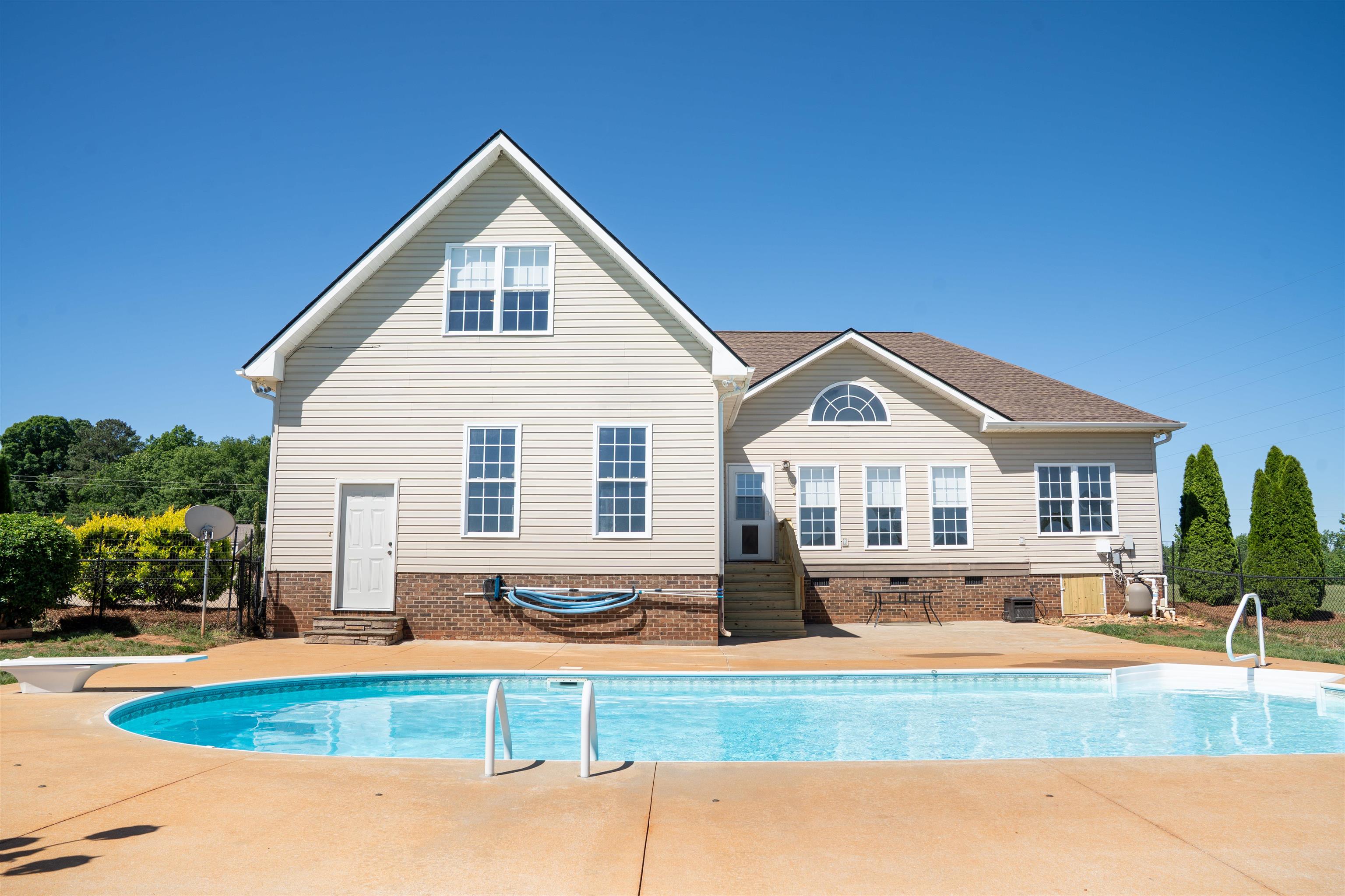 450 Meadow Road Inman, SC 29349 - Photo 3 of 38
