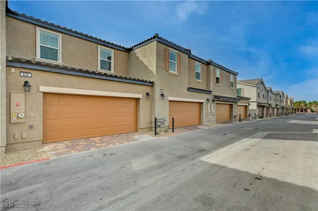 $349,990 | 626 Bellus Place, Henderson, NV 89015