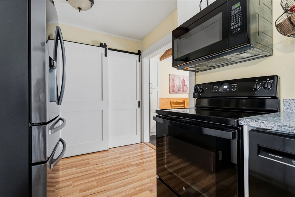 6 Appletree Road Danvers, MA 01923 - Photo 10 of 31 Gallery Image 10