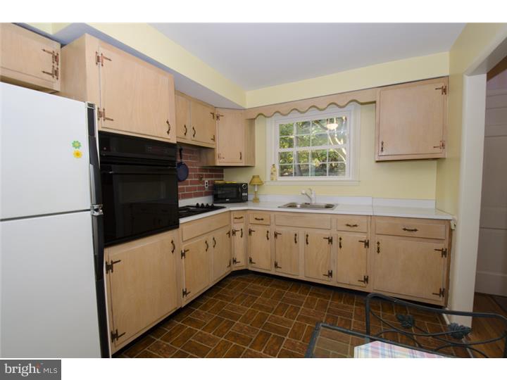 624 Brookwood Road Wayne, PA 19087 - Photo 10 of 18