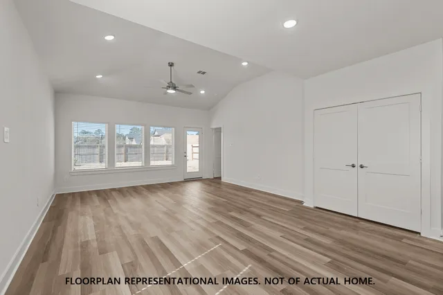 $377,990 | 31018 Newcomb Lndg Lane, Waller, TX 77484