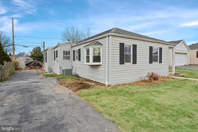 $299,000 | 704 Harwood Road, Wilmington, DE 19804