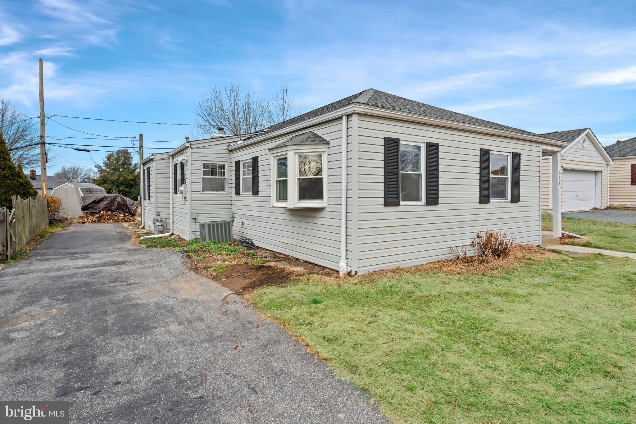 704 Harwood Road Wilmington, DE 19804 - Photo 29 of 30 a front view of a house with a yard