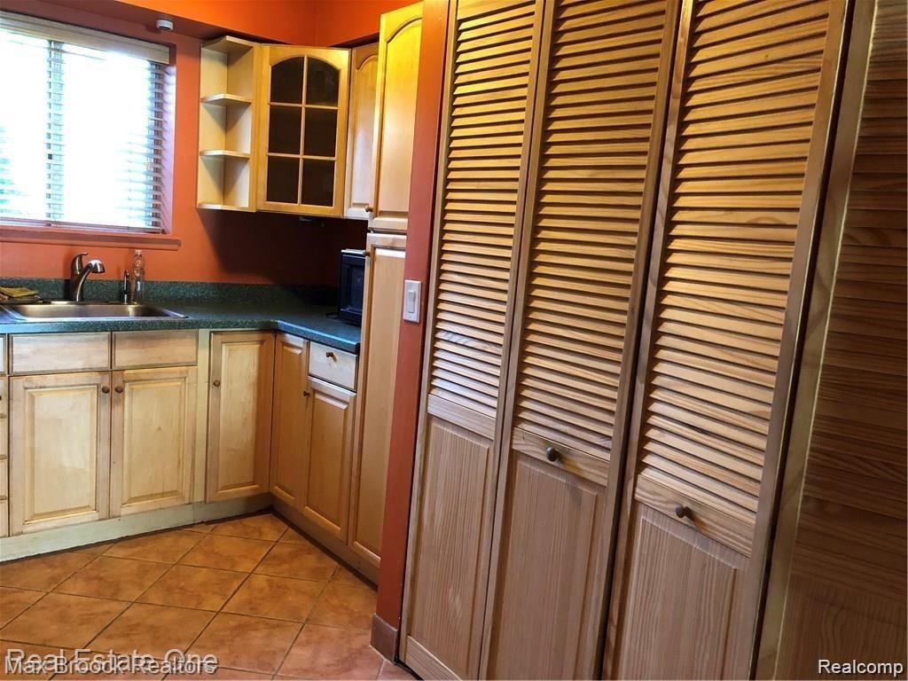 1958 Klingensmith Road, Unit 28A Bloomfield Hills, MI 48302 - Photo 7 of 16