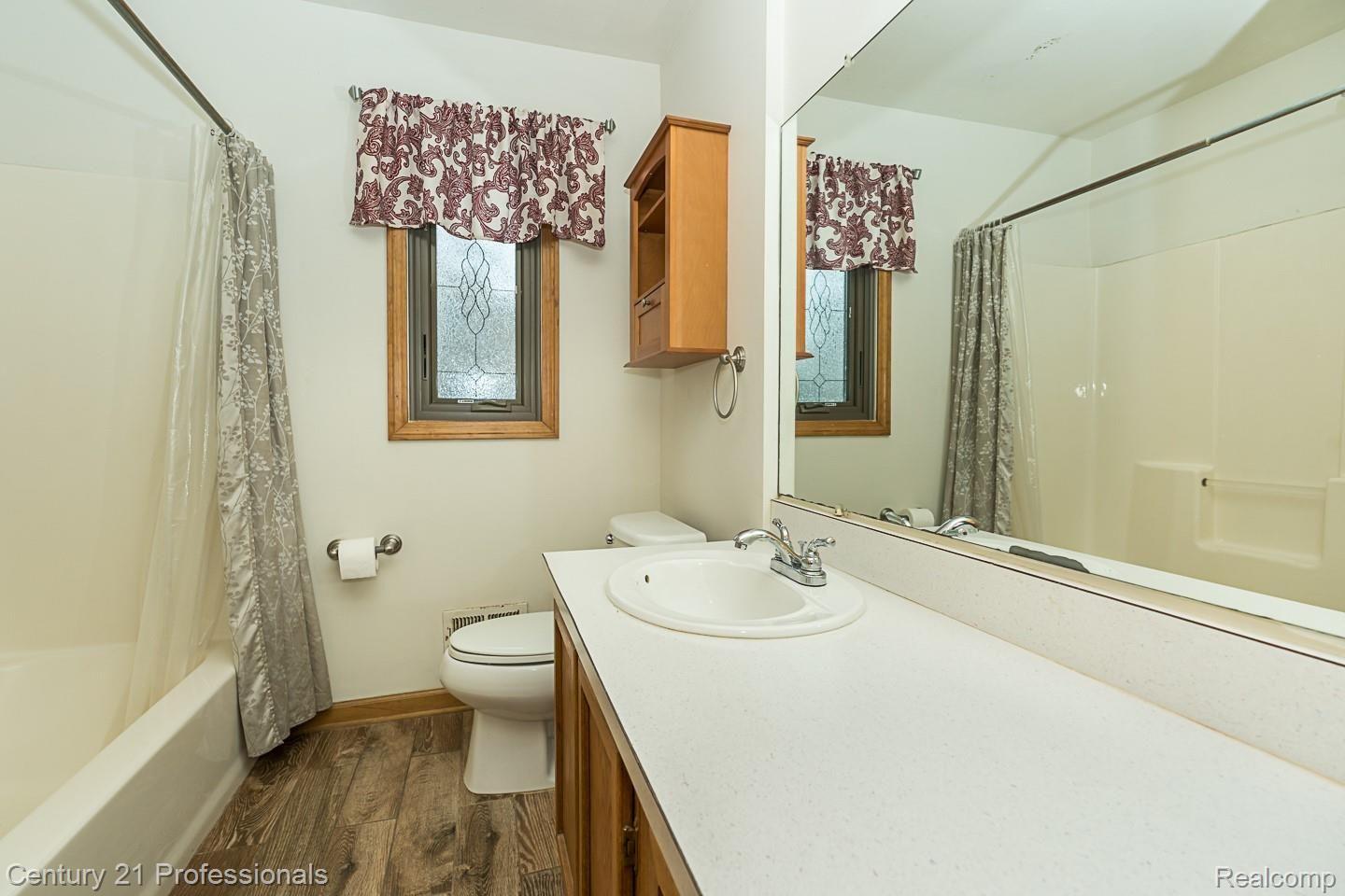 1800 Gravel Ridge Drive Rochester, MI 48307 - Photo 15 of 22 Gravel Ridge-P014.jpg