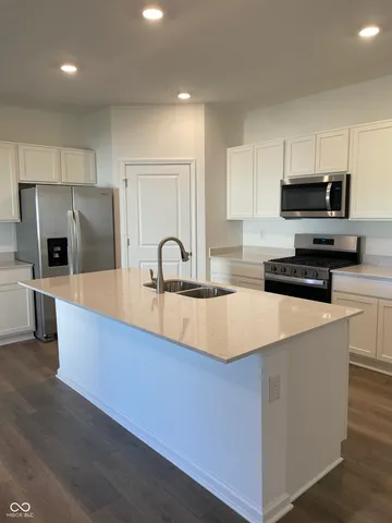 $2,300 | 940 Saddlebrook Farms Boulevard, Whiteland, IN 46184