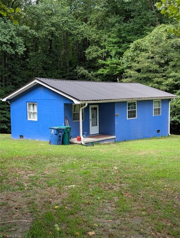 135 Redbud Road Eden, NC 27288 - Photo 3 of 24 135 Redbud