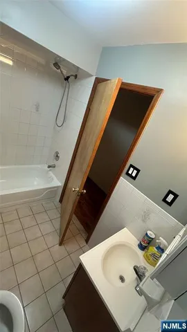 a bathroom with a bathtub