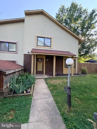 $499,000 | 5691 Summer Oak Way, Burke, VA 22015