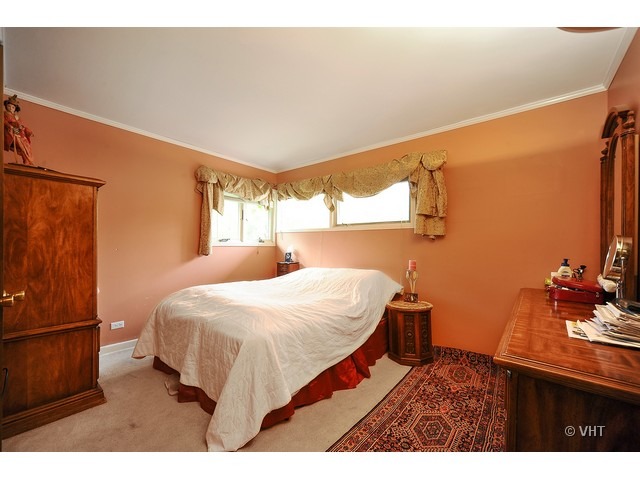 1026 Dell Road Northbrook, IL 60062 - Photo 5 of 13