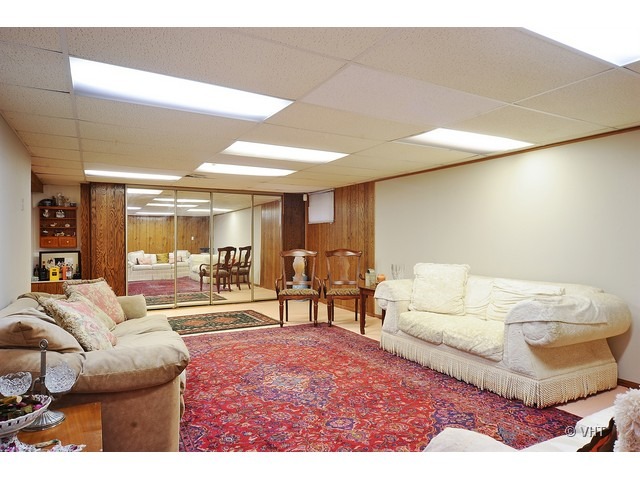 1026 Dell Road Northbrook, IL 60062 - Photo 8 of 13