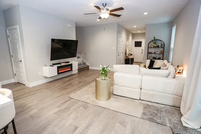$3,450 | 1511 East Sandalwood Lane, Unit 8, San Antonio, TX 78209