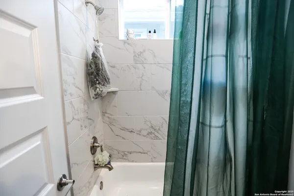 $3,200 | 1511 East Sandalwood Lane, Unit 8, San Antonio, TX 78209