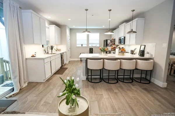 $3,200 | 1511 East Sandalwood Lane, Unit 8, San Antonio, TX 78209