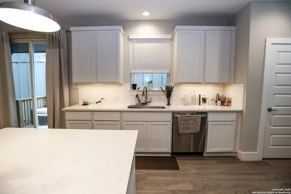 $3,200 | 1511 East Sandalwood Lane, Unit 8, San Antonio, TX 78209