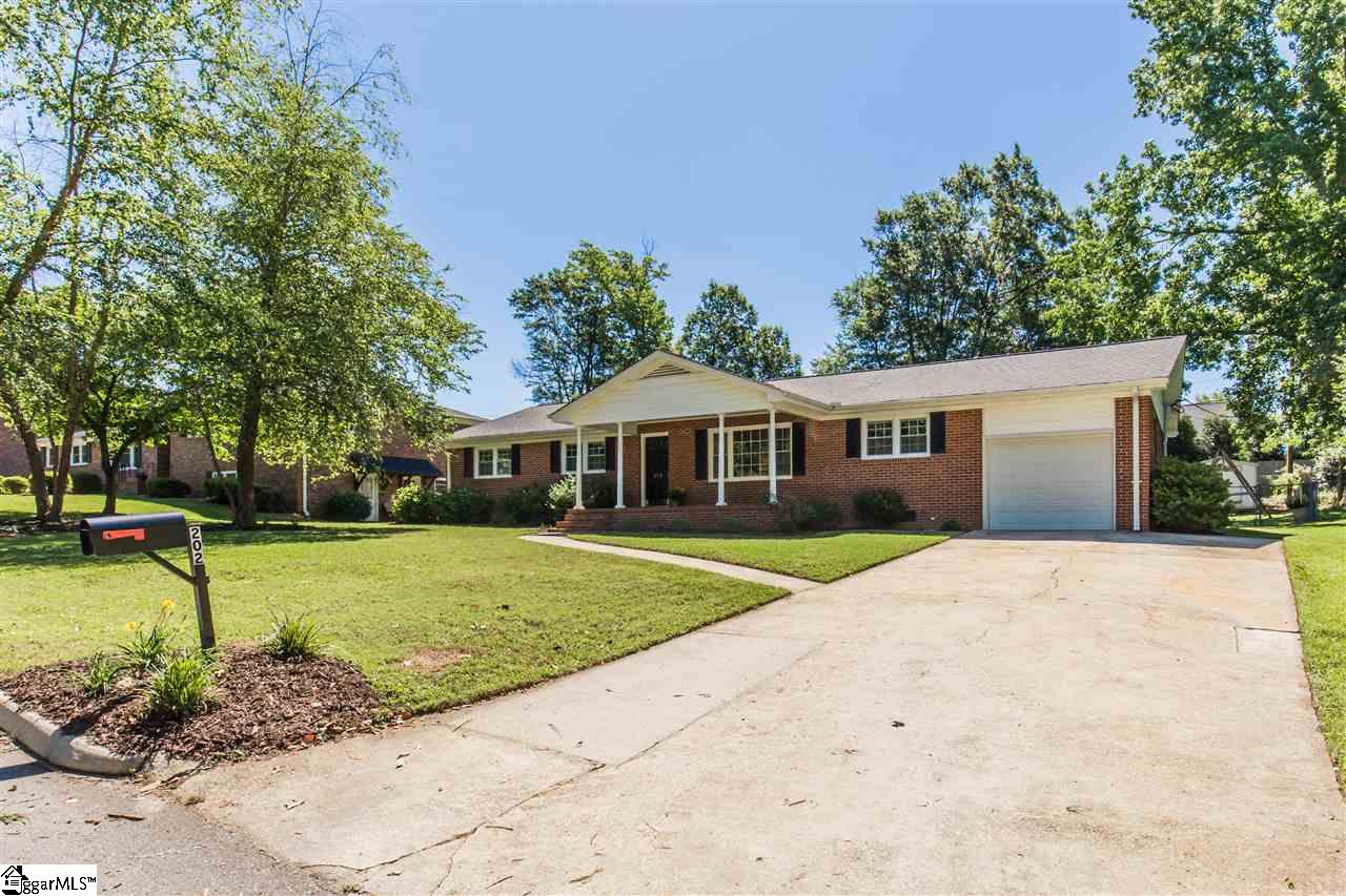 202 Del Norte Road Greenville, SC 29615 - Photo 3 of 27 Gallery Image 3