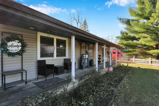 $395,000 | 8566 Old State Highway 78, Haslett, MI 48840