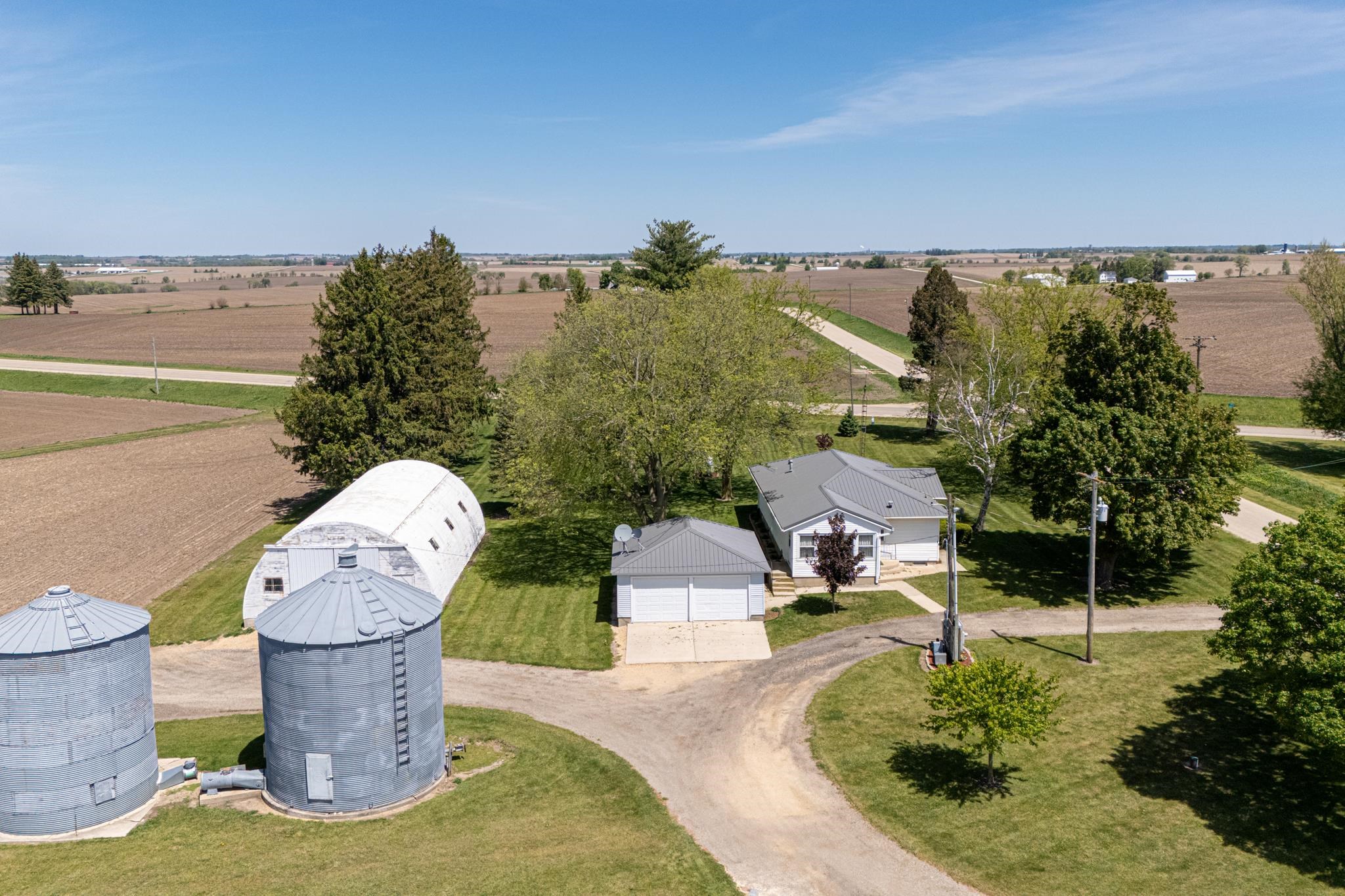 13546 North Showers Road Orangeville, IL 61060 - Photo 1 of 37