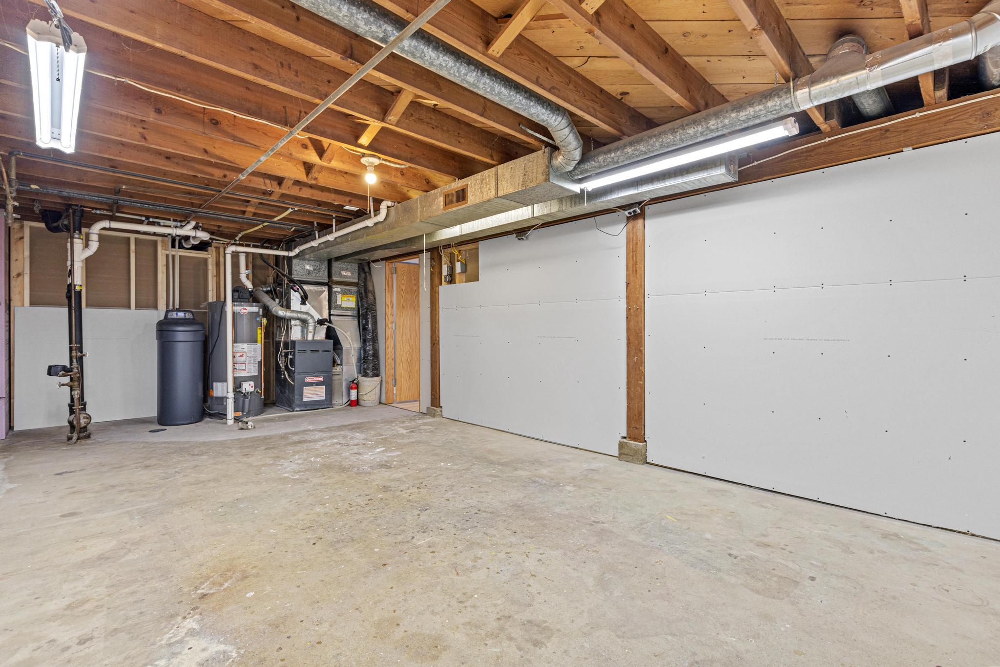 4425 Crawford Road Minnetonka, MN 55343 - Photo 27 of 32 Gallery Image 27