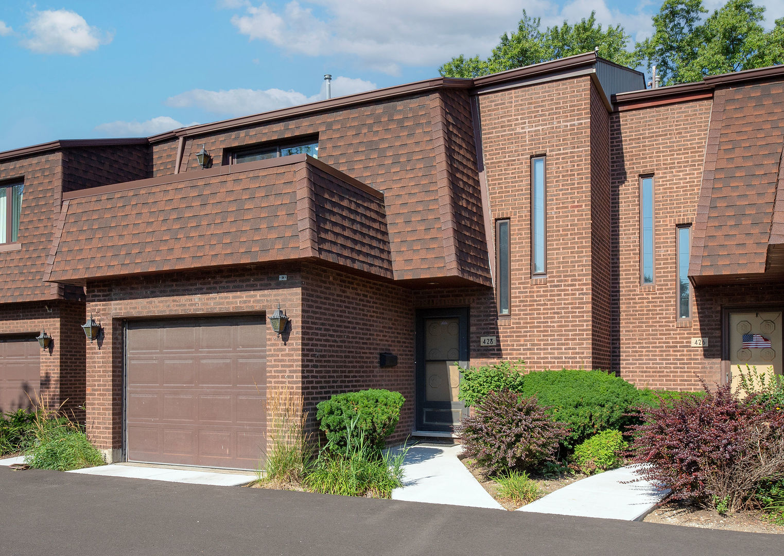 428 South Dee Road Park Ridge, IL 60068 - Photo 1 of 19 Gallery Image 1