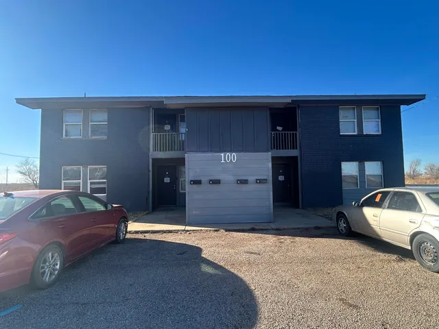 $229,900 | 100 Pecos Place, Plainview, TX 79072